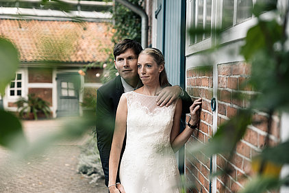 Fotograf Hochzeitsfotograf Oldenburg | Foto von Hochzeitspaar im Schlossgarten Oldenburg
